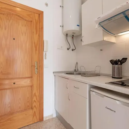 Calmahouse (adults Only) Apartment Torremolinos